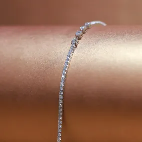 18ct White Gold Diamond Bracelet with Emerald Cut and Round Brilliant Cut Diamonds
